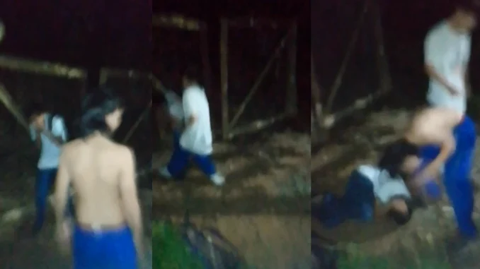 El estudiante fue atacado por 2 de sus compañeros.