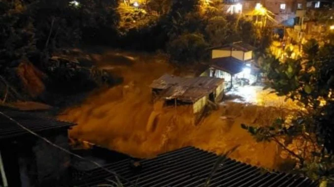 El invierno va para largo en Medellín.
