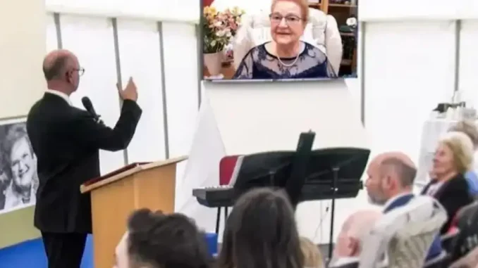 Mujer fallecida habló en su funeral