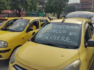 Taxistas-protesta-Medellin-1