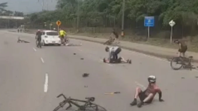 Cinco ciclistas fueron atropellados llegando a Girardota