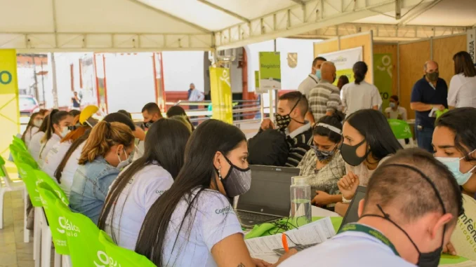 Mundo laboral, Microferia de Empleo, camello, Envigado, oportunidades, utilidad, Q’Hubo Medellín