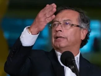 Petro pidió reestructurar estrategia de seguridad policial