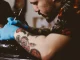Proceso de tatuaje.