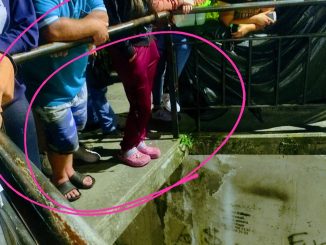 Baranda protectora en mal estado.