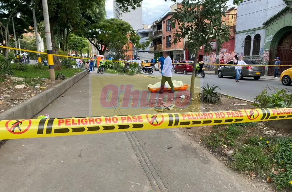 Cadaver-encostalado-centro-de-Medellin-3