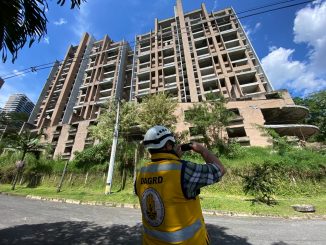 Implosión del edificio Continental Towers