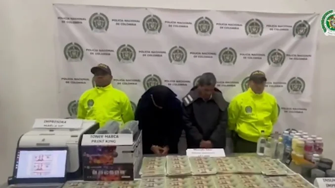 Los falsificadores de dólares tenían montado todo un complejo para imprimir las divisas.