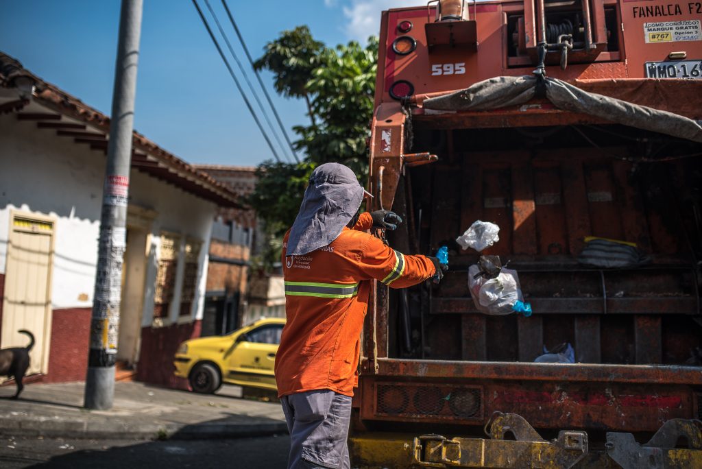 Recolección de basuras en Medellín. 