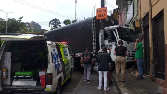 Video, cámara de seguridad, accidente de tránsito, Colombia, Manizales, Q’Hubo Medellín
