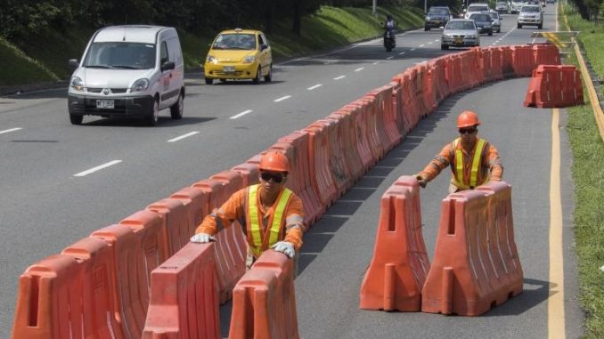 Cierre vial en avenida Regional.