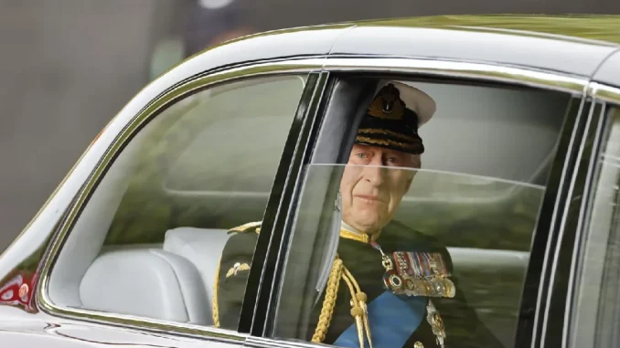 La ceremonia de coronación del Rey Carlos III sucederá 70 años después de la de su madre