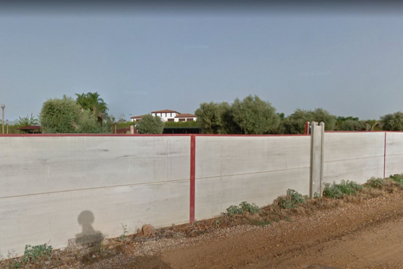 La finca que era de Sergio Ramos se encuentra protegida por un enorme muro.