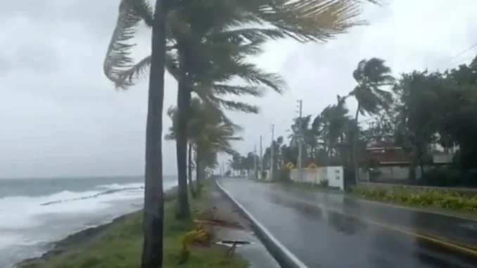 Petro anuncia alerta máxima por huracán Julia en San Andrés