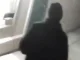 El hombre ataca en la madrugada, y anda vestido de negro.