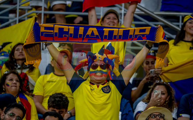 Hinchas de Ecuador. / FOTOS: JUAN ANTONIO SÁNCHEZ - COLABORADOR ESPECIAL.
