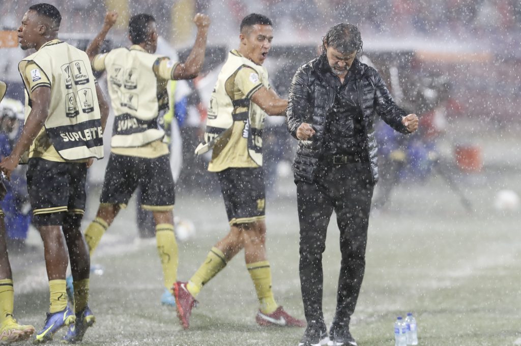 Medellín vs Águilas Doradas. Leonel Álvarez celebra. / FOTOS: CAMILO SUÁREZ Y MANUEL SALDARRIAGA. 