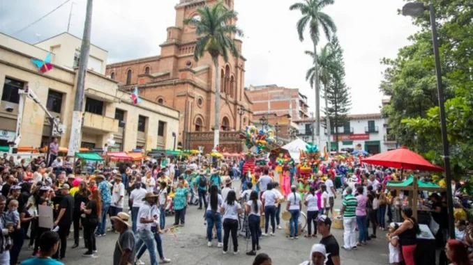 Este año, los tradicionales alumbrados de Girardota no se encenderán, de cuenta de la situación económica.