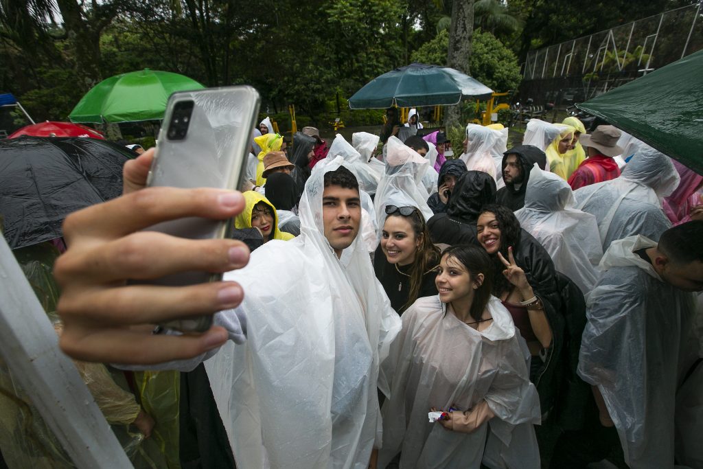 Descripción: Fila para conciierto de Bad Bunny en Medellín . Personajes: . Fecha de evento: 18/11/2022. Foto: Esneyder Gutiérrez