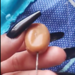 Las agujas atravesaban de lado a lado los dulces. /FOTO: Tomada de la web. 