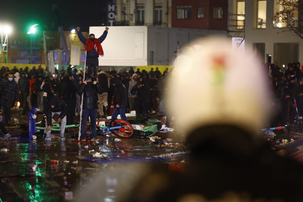 Hinchas de Marruecos protagonizaron los disturbios. / FOTOS: EFE