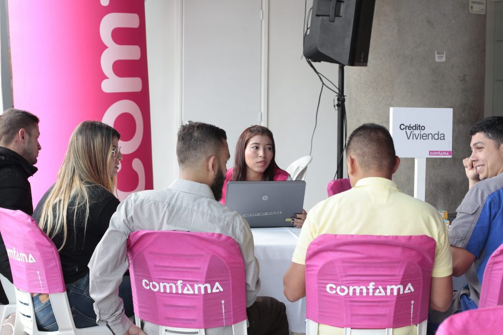 Evento Comfama, maratón de la vivienda, asesoría, feria