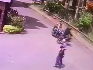 La moto en que se dirigían los presuntos asesinos se chocaron.