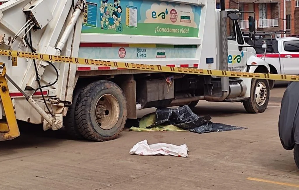 El operario se habría enredado con una caneca.