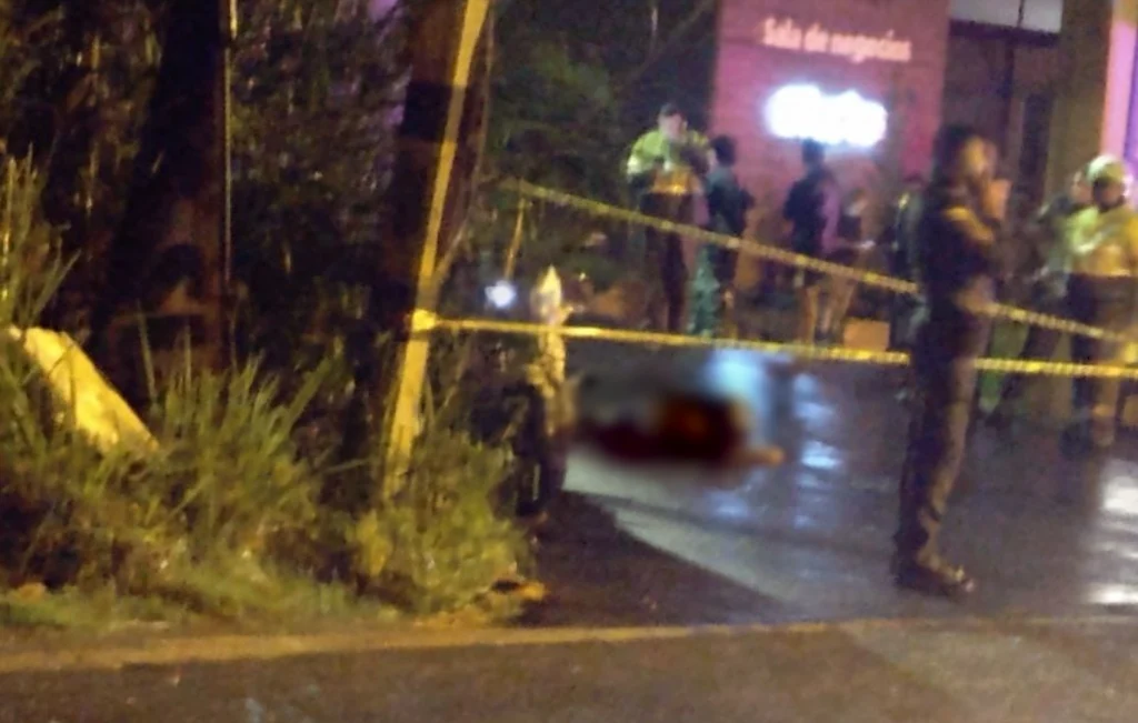 Muerto y sin el paquete quedó la víctima.