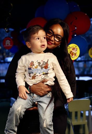 Sandra Escobar con Samuel y Salomé, hijo de James. /FOTOS: INSTAGRAM
