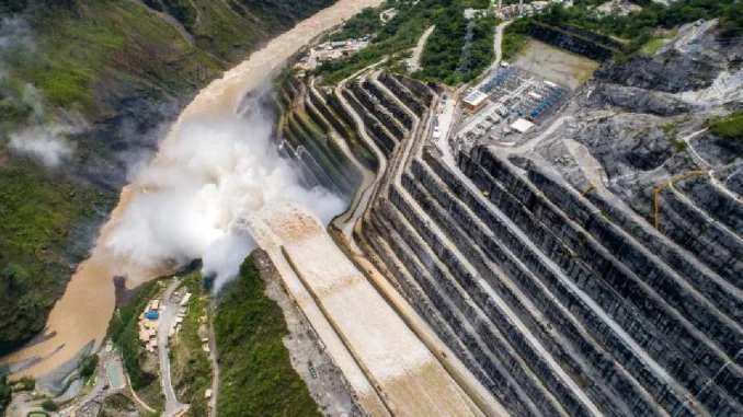 Las primeras dos turbinas de Hidroituango ya pueden entrar en operación, pero aún falta la evacuación de las comunidades.