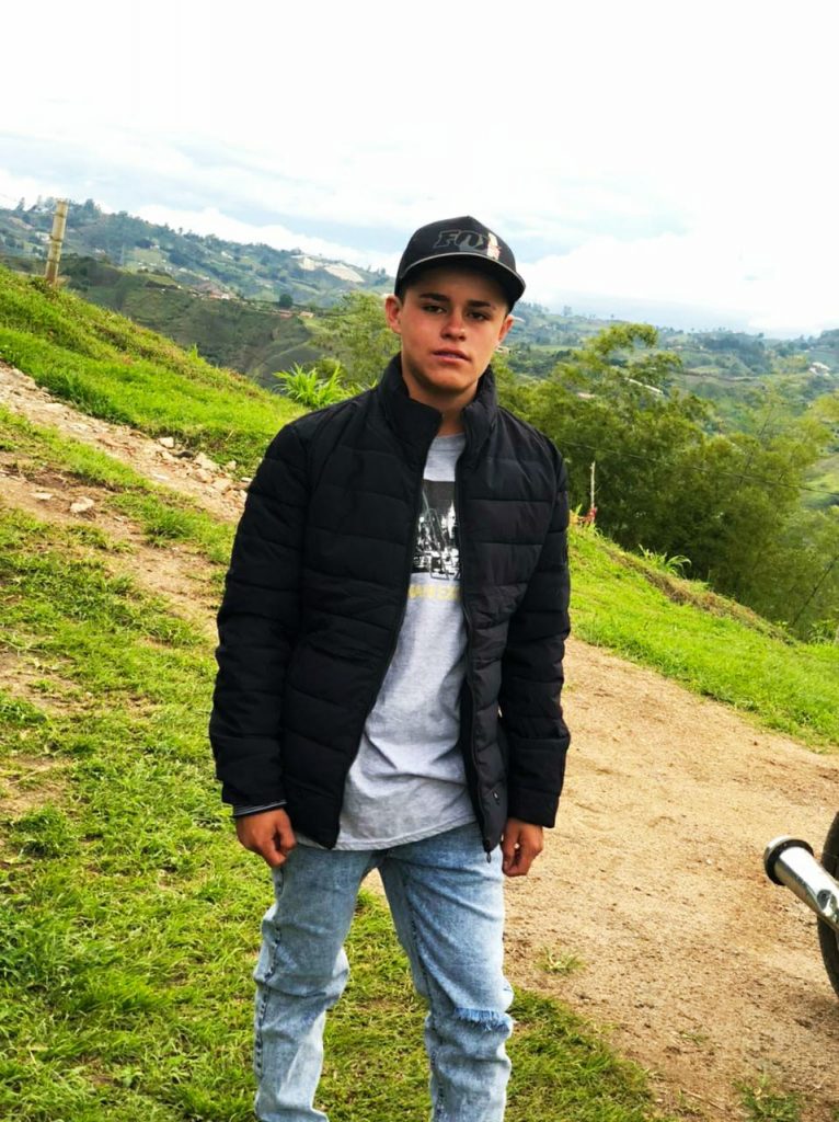 El fue el adolescente que perdió la vida en el accidente entre la volqueta y la moto.