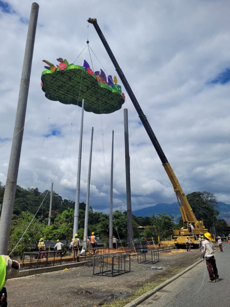 Alumbrados navideños en el río Medellín