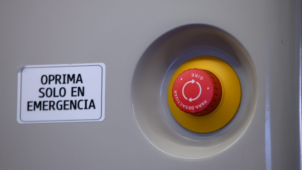Botón rojo del metro