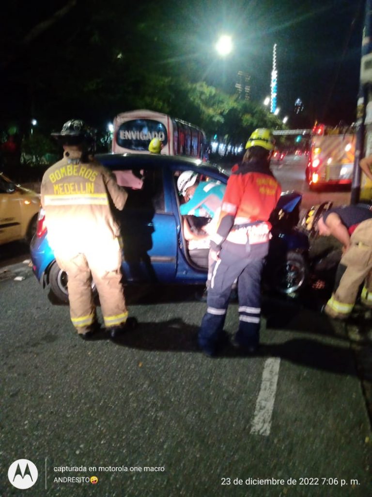 Accidente registrado en El Poblado. /FOTO: TOMADA DE DENUNCIAS ANTIOQUIA. 