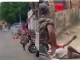El hombre que amenazaba a los policías terminó en el suelo gracias a un coco con el que fue golpeado.
