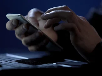 Aplicaciones ChatGPT falsas le pueden sacar platica de más