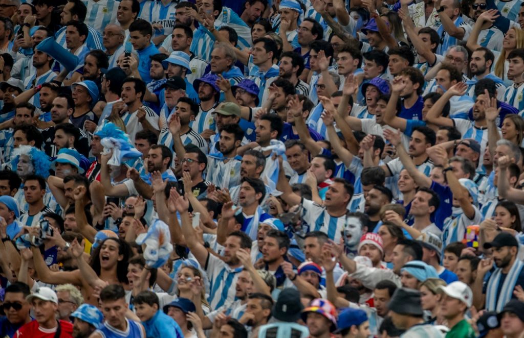 La hinchada argentina en la final del Mundial. //FOTO: JUAN ANTONIO SÁNCHEZ.