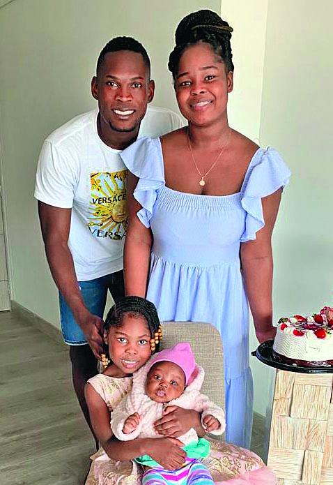 Sus hijas Abar Nicolle y Alaya Sofía y su esposa Yerly Paola son las mujeres que se robaron el corazón de Diber Cambindo. /FOTOS: CORTESÍA.
