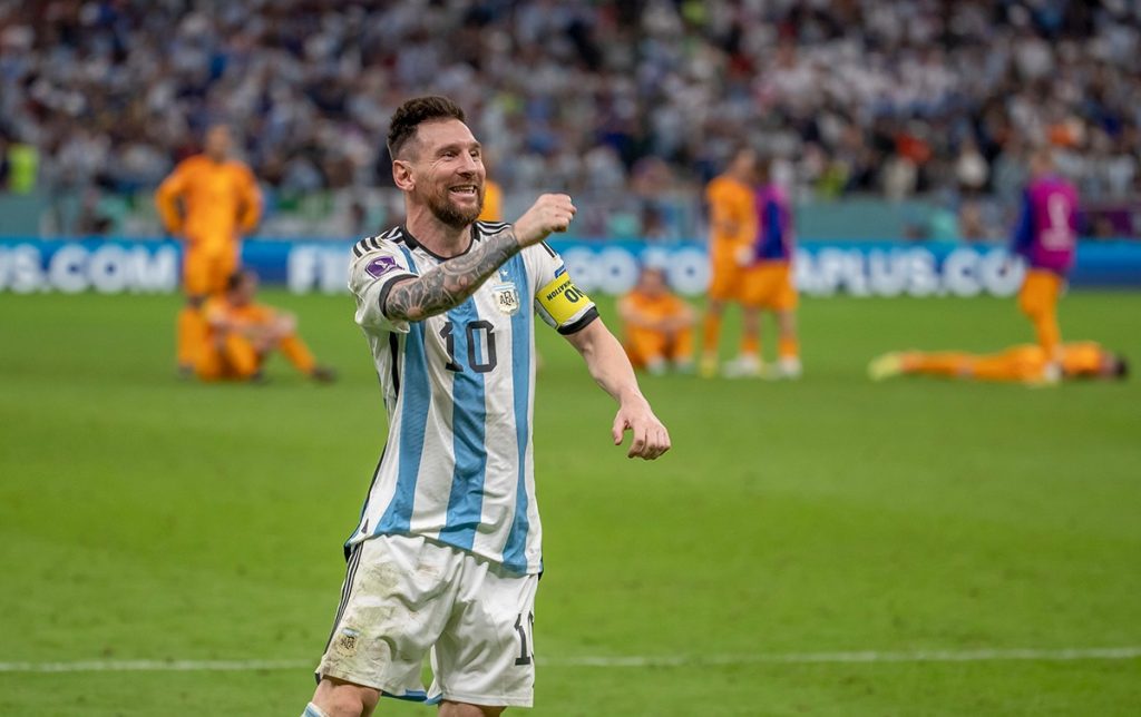 Messi fue el jugador más sobresaliente del partido al anotar dos cobros desde el punto penal, así como el arquero Dibu Martínez. /FOTOS: JUAN ANTONIO SÁNCHEZ.