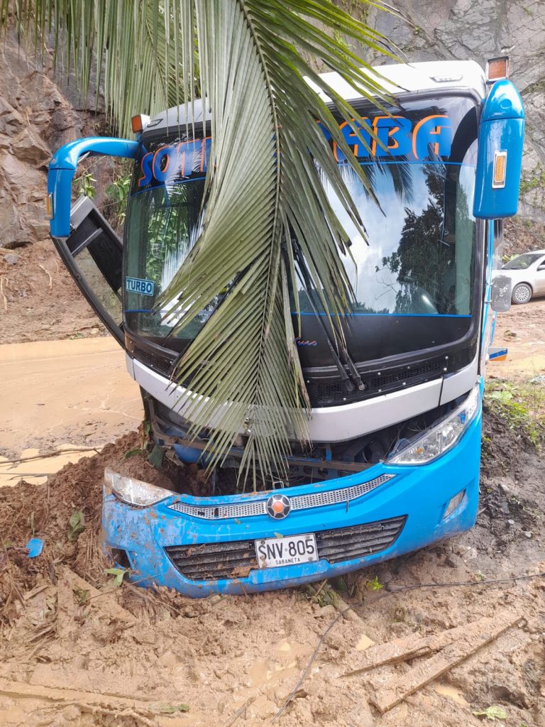 Deslizamiento vía Urabá. / FOTO: CORTESÍA.
