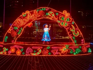 Alumbrados de Medellín, río, EPM, Encanto, encendido, barcaza de Mirabel, Disney, Q’Hubo Medellín