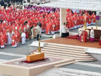 Funeral papa Benedicto