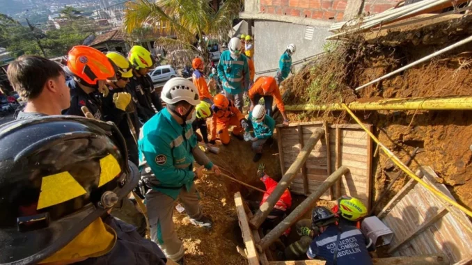 Rescate bomberos en Manrique