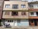 En este edificio vivía la adulta mayor que falleció tras caer del tercer piso.