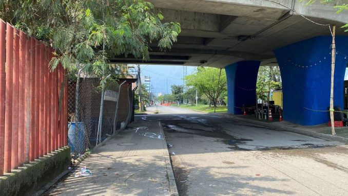 Hombre asesinado debajo de este puente en Sabaneta