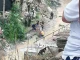 La víctima quedó a un lado de la quebrada.