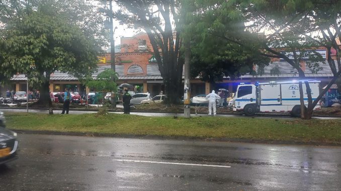 El taxista falleció de forma inmediata en el sitio.