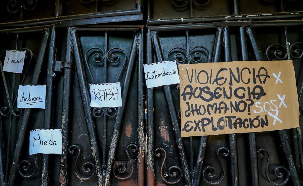 Así rechazan los estudiantes y los docentes las supuestas intimidaciones del rector de la Institución Educativa La Milagrosa. /FOTOS: JAIME PÉREZ. 