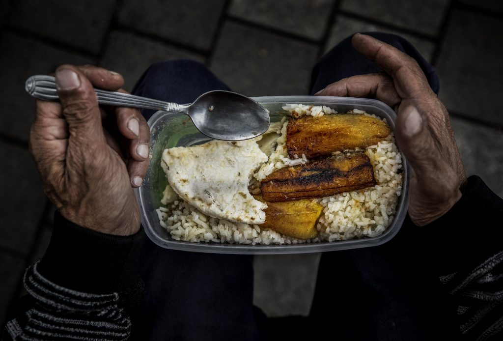 Almuerzo de un trabajador colombiano. /FOTO: ANDRÉS CAMILO SUÁREZ.